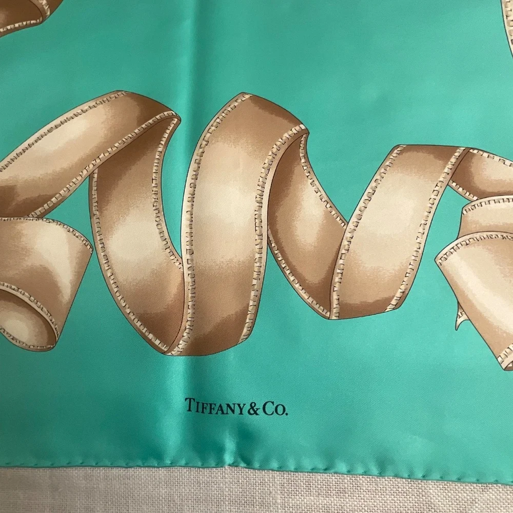 Tiffany & Co Tiffany Blue and Beige Ribbon Design Silk Scarf Hand-rolled  NEW